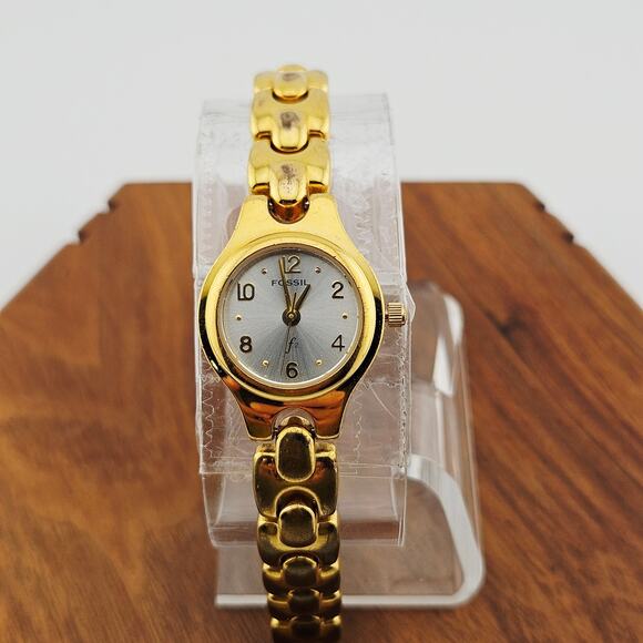 Fossil Women's Gold Tone Round Watch Simple Minimalist Contemporary Old Money - Picture 1 of 7
